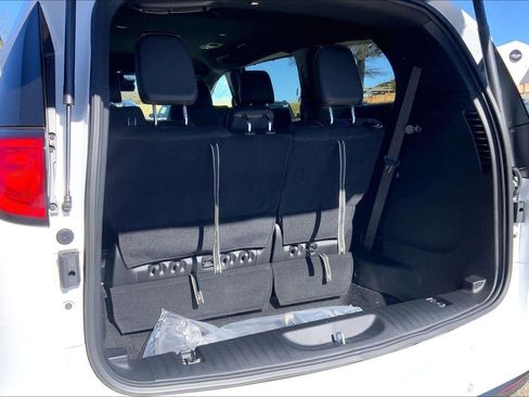 New 2026 Chrysler Voyager LX image 5