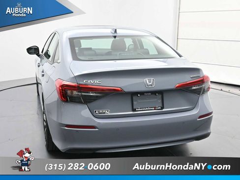Used 2024 Honda Civic Touring image 11