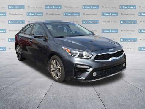 Used 2019 Kia Forte LXS FWD image 3