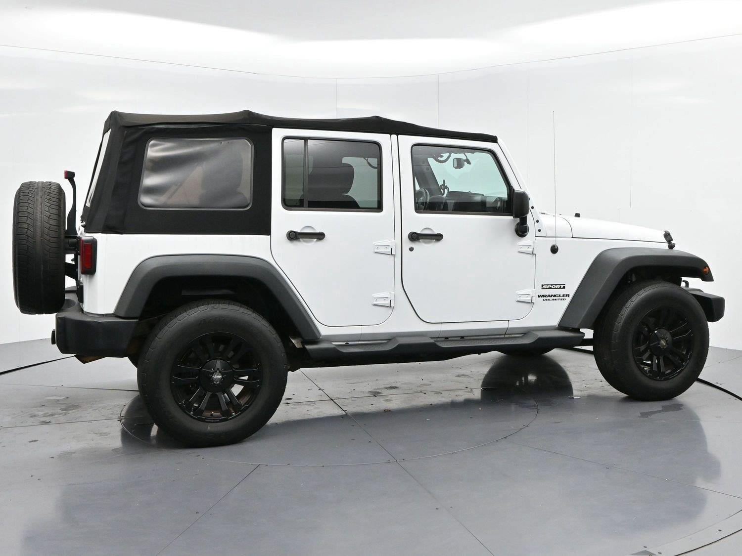 Used 2015 Jeep Wrangler Unlimited Sport w/ Quick Order Package 24S AWD/4WD image 8