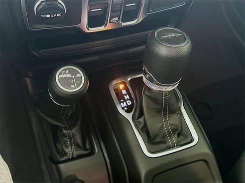 New 2025 Jeep Gladiator Sport image 12