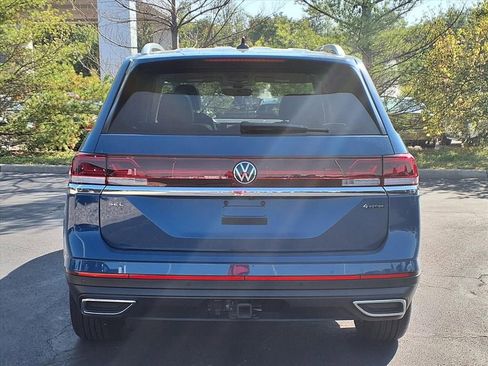 Used 2025 Volkswagen Atlas SEL image 5