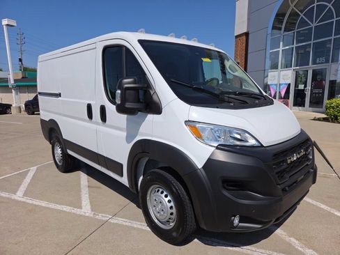 Used 2025 RAM ProMaster 1500 w/ Premium Convenience Group FWD image 2