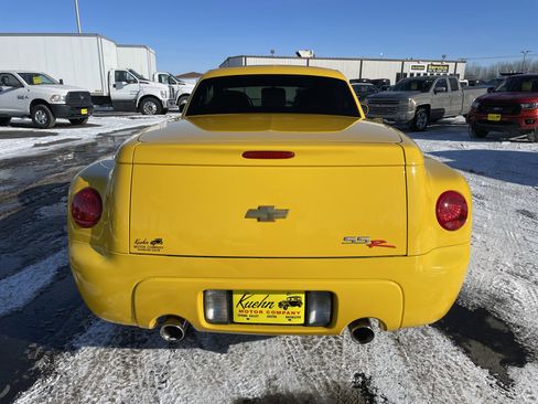 Used 2003 Chevrolet SSR w/ Preferred Equipment Group image 7