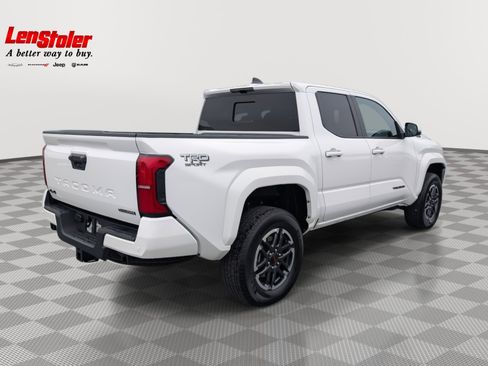 Used 2025 Toyota Tacoma TRD Sport w/ TRD Sport Upgrade Package AWD/4WD image 5