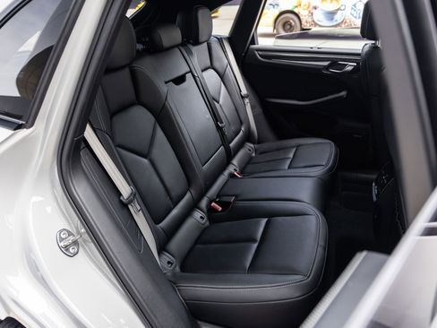 Certified 2024 Porsche Macan GTS AWD/4WD image 41