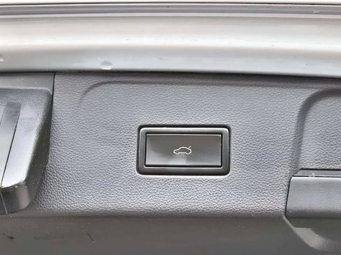 Used 2019 Volkswagen Atlas SEL FWD image 36