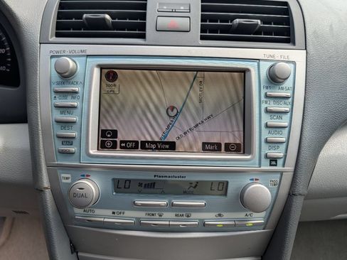 Used 2008 Toyota Camry Hybrid w/ Upgrade Pkg w/ Navigation FWD image 14