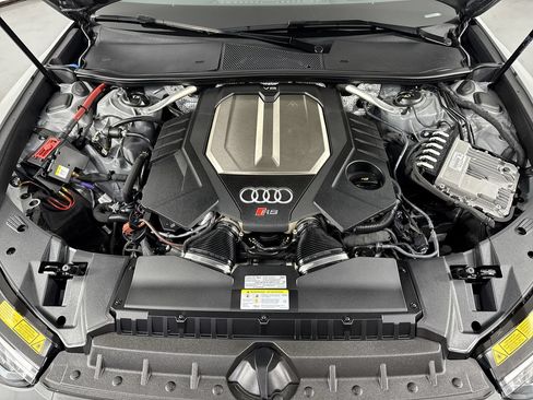 Used 2021 Audi RS 6 AWD/4WD image 26