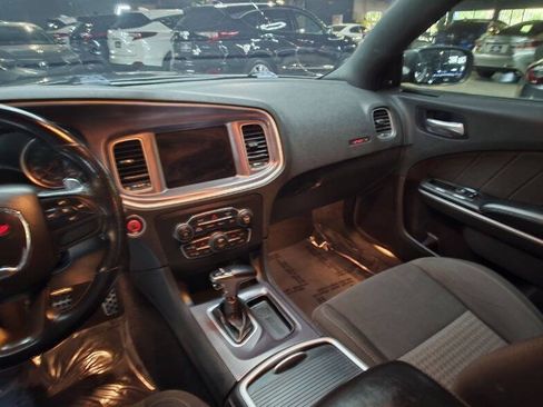 Used 2021 Dodge Charger Scat Pack w/ Navigation & Travel Group RWD image 17