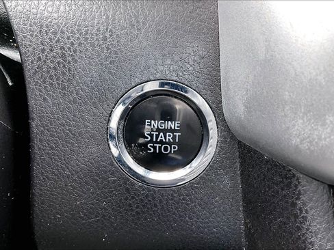 Certified 2018 Toyota Highlander XLE AWD/4WD image 33