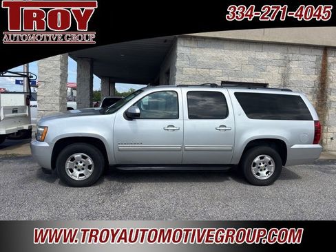 Used 2013 Chevrolet Suburban LT w/ Luxury Package image 4