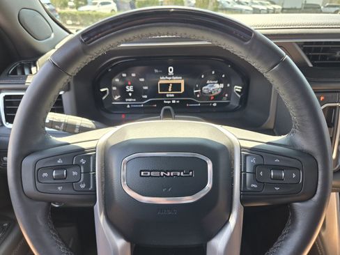 Used 2024 GMC Yukon Denali w/ Denali Reserve Package image 26