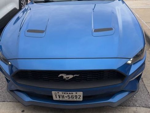 Used 2019 Ford Mustang Coupe w/ Equipment Group 101A RWD image 11