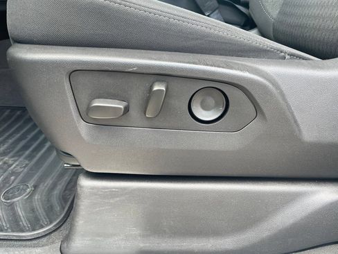 Used 2025 Chevrolet Silverado 2500 LT w/ Convenience Package AWD/4WD image 17