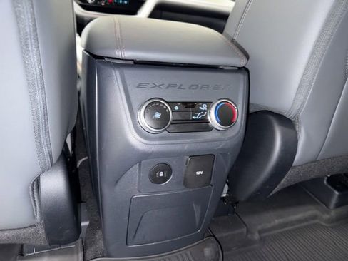 Used 2025 Ford Explorer Active w/ Active Comfort Package AWD/4WD image 33