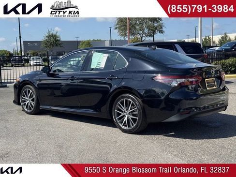 Used 2023 Toyota Camry XLE FWD image 3