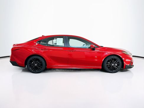 Used 2025 Toyota Camry SE FWD image 10