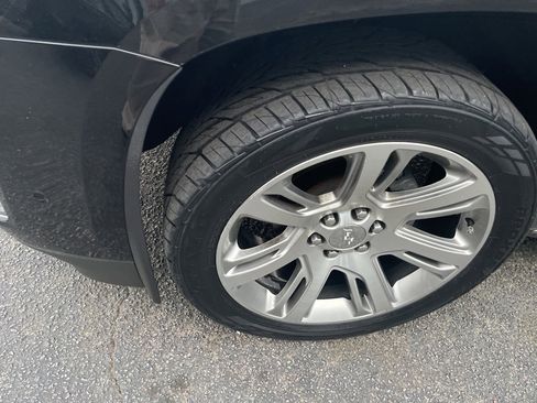 Used 2018 Cadillac Escalade ESV Luxury image 5