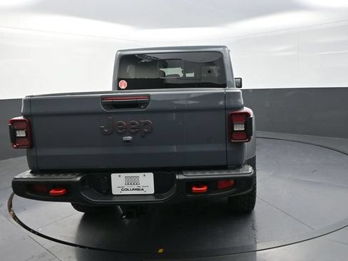 Used 2025 Jeep Gladiator Rubicon AWD/4WD image 9