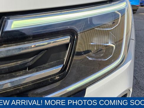 Used 2024 Volkswagen Atlas Peak Edition SE image 9