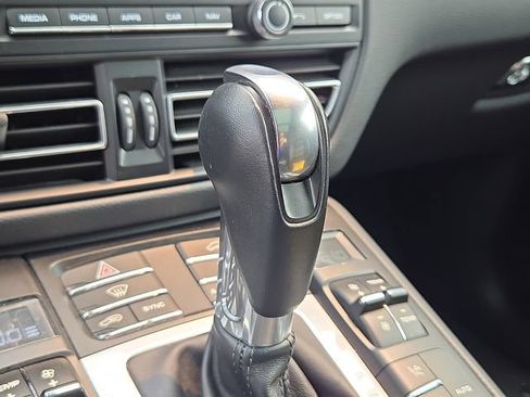 Used 2021 Porsche Macan Turbo AWD/4WD image 16