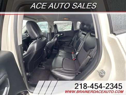 Used 2018 Jeep Compass Latitude w/ Popular Equipment Group AWD/4WD image 12