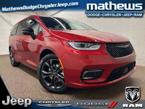 New 2026 Chrysler Pacifica Select FWD image 1
