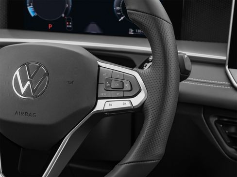 New 2026 Volkswagen Tiguan SE R-Line FWD image 40