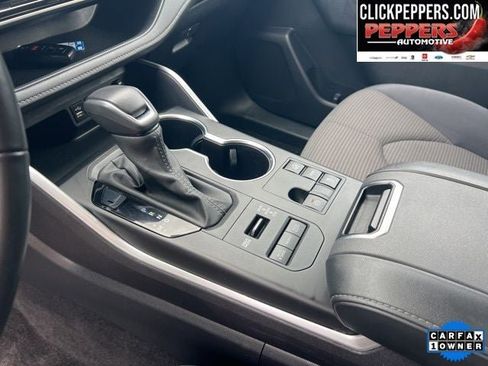 Used 2024 Toyota Highlander LE image 13