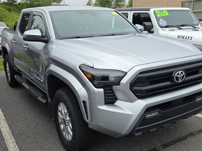 Used 2025 Toyota Tacoma SR5