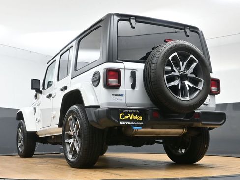 Used 2024 Jeep Wrangler Unlimited w/ Convenience Group AWD/4WD image 53