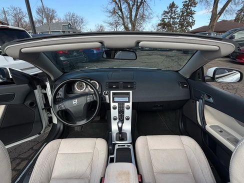 Used 2011 Volvo C70 T5 image 3