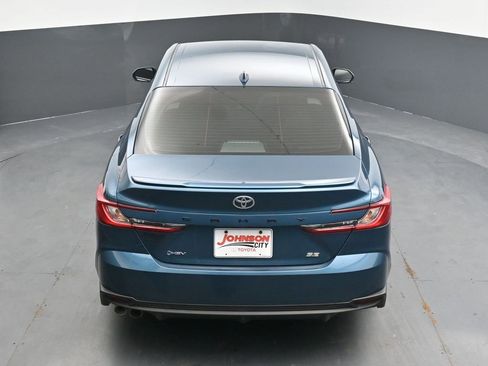 Used 2025 Toyota Camry SE w/ Convenience Package image 16