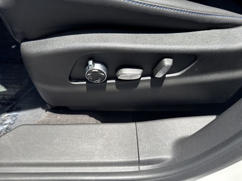 Certified 2025 Cadillac XT4 Sport w/ LPO, Onyx Lite Package FWD image 22