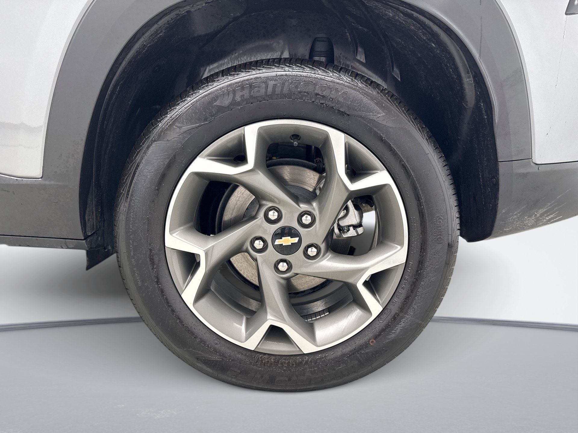 Used 2026 Chevrolet Trax LT w/ Driver Confidence Package FWD image 24