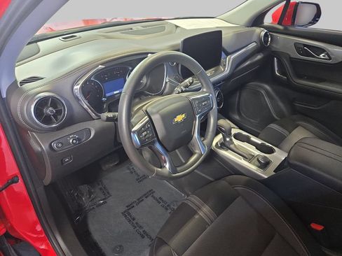 Used 2025 Chevrolet Blazer LT AWD/4WD image 19