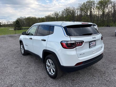 Used 2024 Jeep Compass Sport AWD/4WD image 5