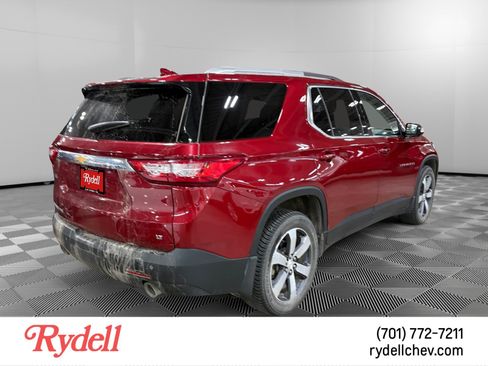 Used 2018 Chevrolet Traverse LT AWD/4WD image 3