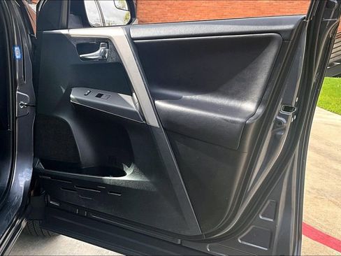 Used 2017 Toyota RAV4 XLE image 25