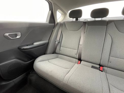 Used 2025 Kia K4 LXS image 38