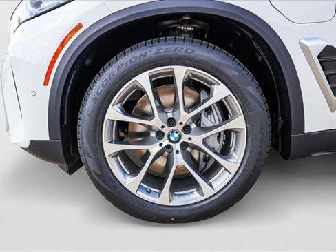 Used 2026 BMW X5 xDrive50e w/ Executive Package image 9