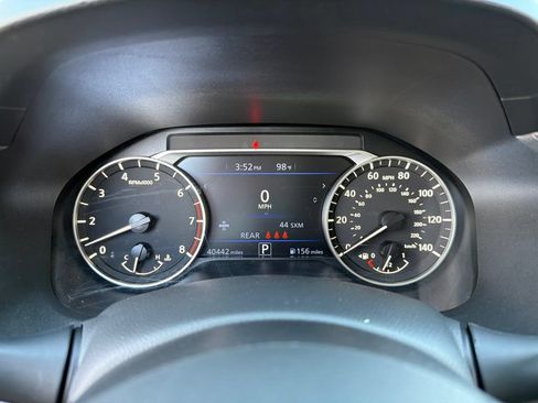 Used 2025 Nissan Altima 2.5 SV FWD image 9