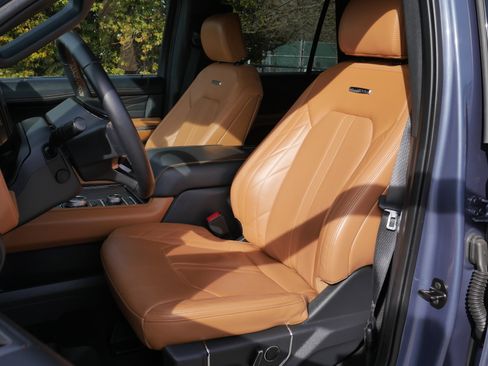 Certified 2023 Ford Expedition Max Platinum image 41