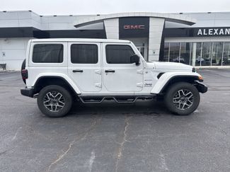 Used 2024 Jeep Wrangler Unlimited Sahara w/ Technology Group AWD/4WD video 2