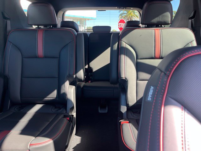 New 2027 Chevrolet Traverse RS w/ LPO, Floor Liner Package FWD image 44