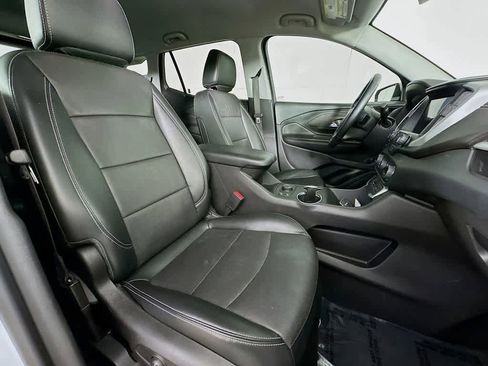 Used 2023 GMC Terrain SLT image 15