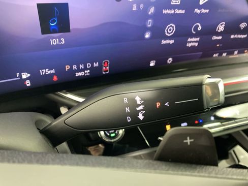 Certified 2025 Buick Envision Preferred image 17