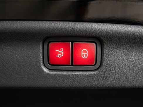 Certified 2022 Mercedes-Benz C 300 4MATIC Sedan image 22