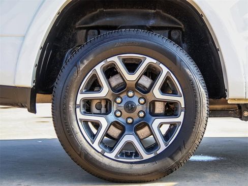 Used 2025 RAM 1500 Laramie image 9